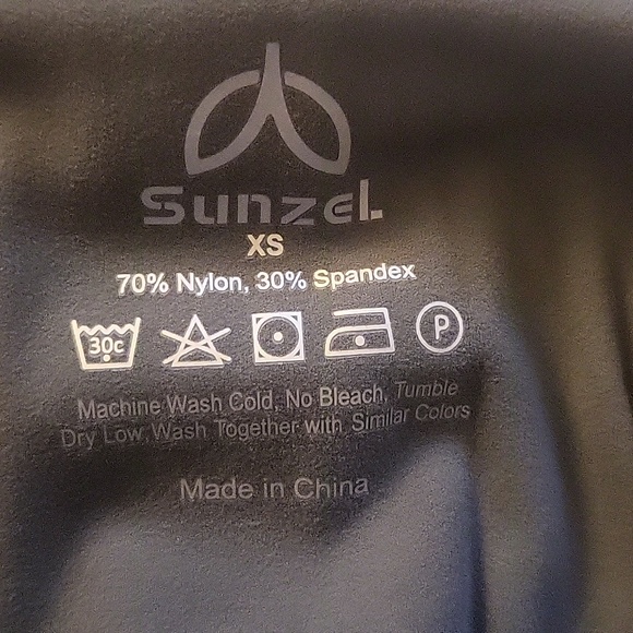 Sunzel activewear - Picture 2 of 2